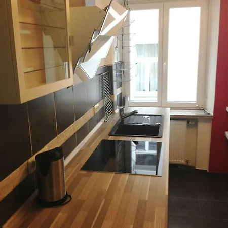 - Rathaus Apartman *